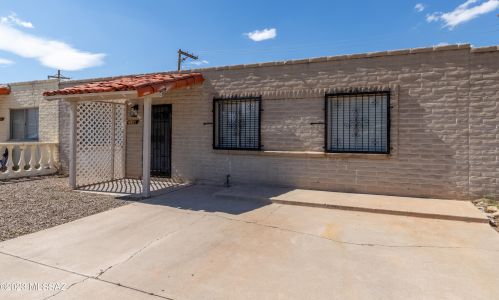 6923 Golf Links Cir, Tucson, AZ 85730-1067