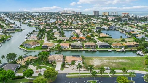 773 Holly Ct, Marco Island FL  34145-1915 exterior