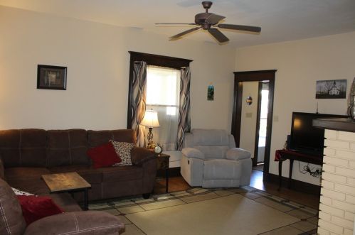 140 Jefferson Ave, Hermitage, PA 16146-3353