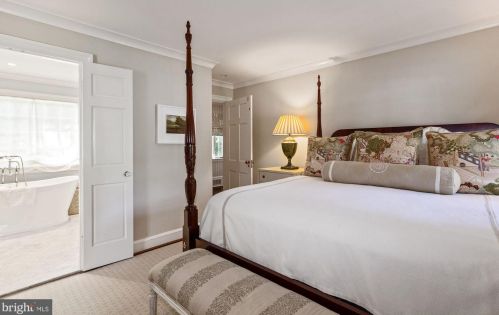 4520 Dexter St, Washington DC 20007-1018 exterior