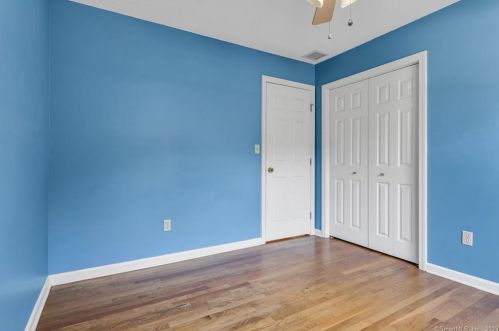 19 Fairlawn Dr, Wallingford CT 06492-2588 exterior