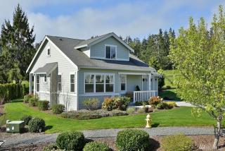 5010 Harbor Hills Dr, Freeland, WA 98249-9798