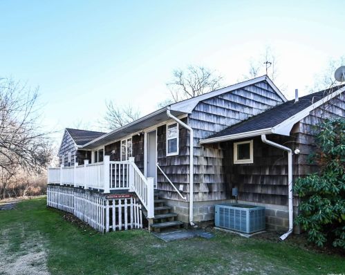 1605 Middleton Rd, Greenport NY  11944-1103 exterior