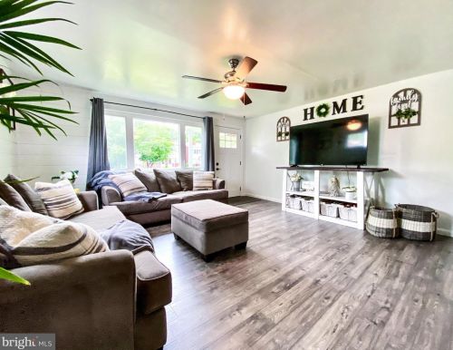 857 Wedgewood Dr, Lansdale, PA 19446-1836