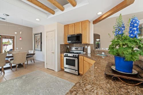 54560 Avenida Madero, La Quinta CA  92253-3725 exterior