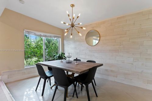 1124 13 Ter, Hollywood FL 33019-3115 exterior