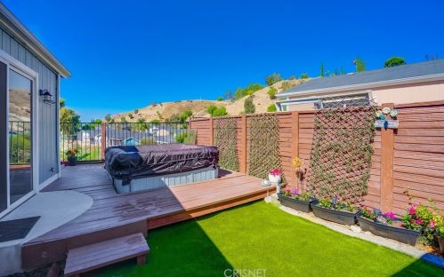 28101 Vista View Dr, Santa Clarita CA  91351-5710 exterior