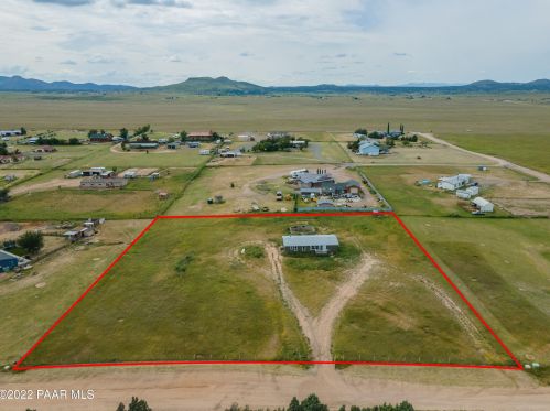 1580 Yellow Brick Rd, Chino Valley, AZ