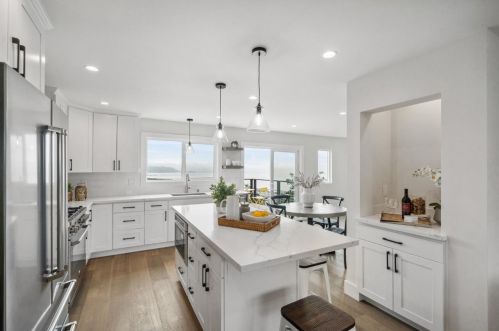 162 Beachview Ave, Pacifica CA  94044-1512 exterior