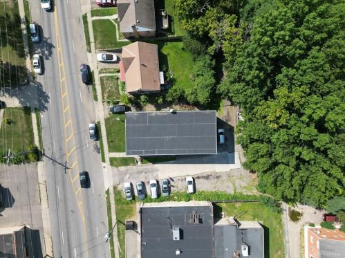 8121 Daly Rd, Cincinnati OH 45231-5702 exterior