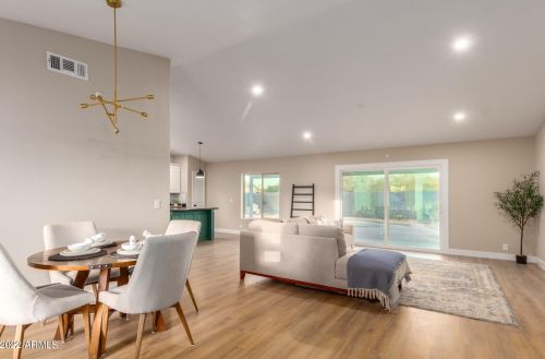 10240 Reade Ave, Glendale, AZ 85307-4119