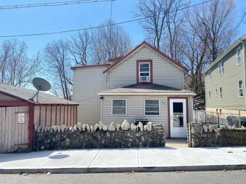 67 Schneider Ave, Highland Falls, NY 10928-1423
