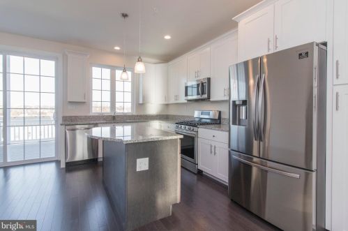 411 Hurst St, Norristown, PA 19405-1537