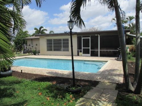 2580 Mores Rd, West Palm Beach, FL 33406-7713