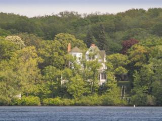 27618 Silver Lake Rd, Paddock Lake, WI 53168-9489