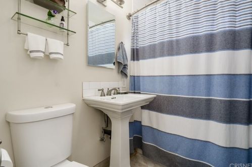 10414 Ferina St, Bellflower CA  90706-4121 exterior