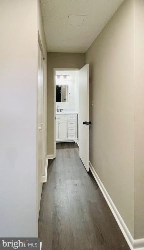 2120 Cartwright Pl, Herndon VA  20191-1903 exterior