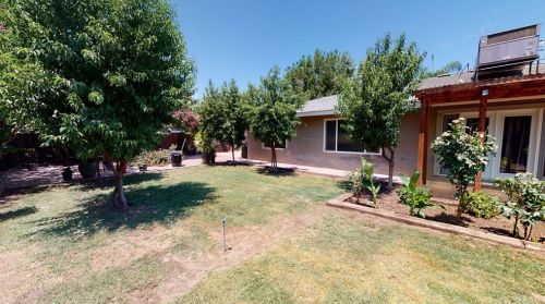 2308 Sunset Ave, Madera CA  93637-2711 exterior