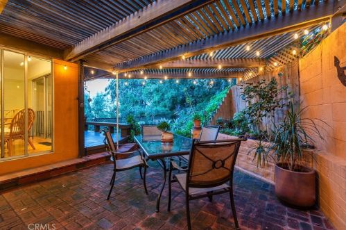 3870 Carpenter Ave, North Hollywood CA  91604-3729 exterior