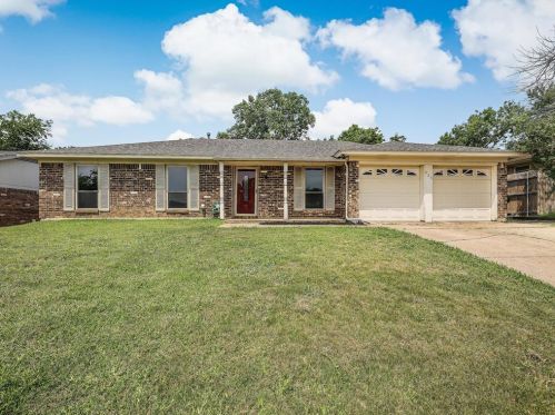 925 Prestwick St, Bedford, TX 76022-7852