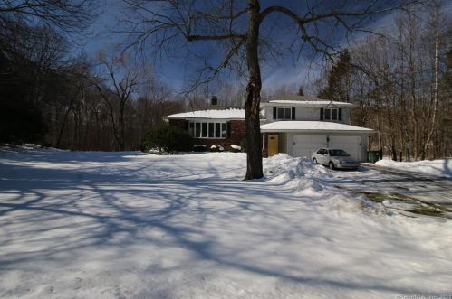 2 Pond View Dr, Waterbury, CT 06712-1512