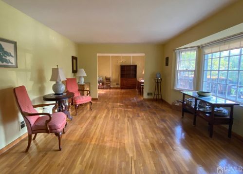 62 Yorktown Rd, East Brunswick, NJ 08816-3325