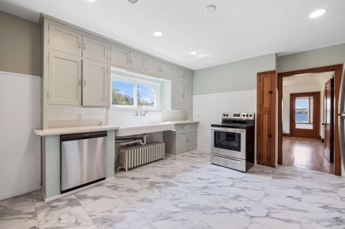 1485 Friess Lake Dr, Hubertus, WI 53033-9416