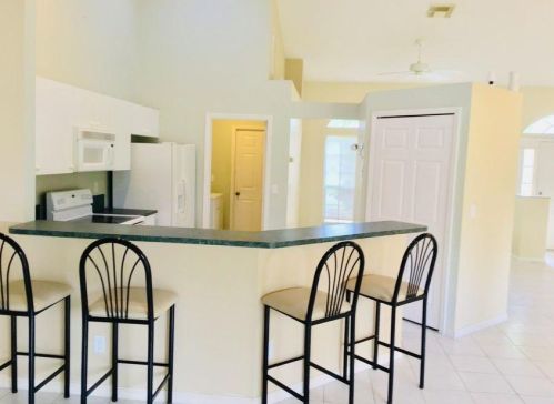 557 Lucero Dr, Fort Pierce FL  34983-8741 exterior