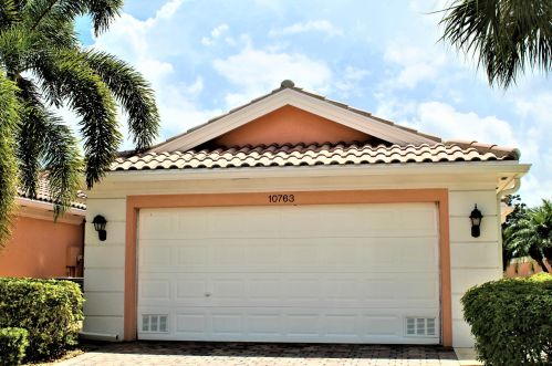 10763 Elsinore Dr, Fort Pierce, FL 34987-2148