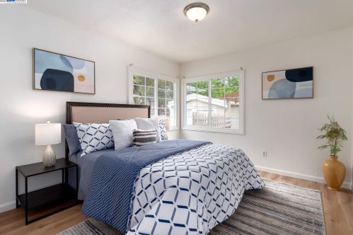 1451 Havenscourt Blvd, Oakland CA  94621-3627 exterior