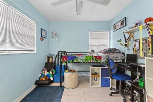 6534 18th Way, Saint Petersburg FL  33702-7146 exterior