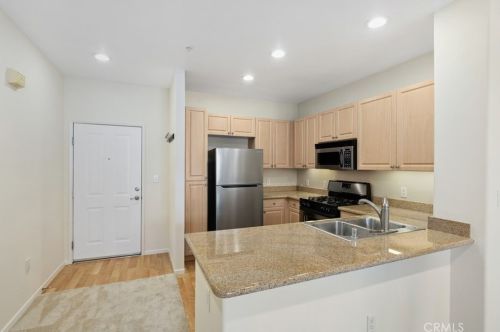 2458 Watermarke Pl, Irvine, CA 92612-7697