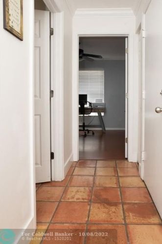 1903 180 Ter, Hollywood FL 33029-5173 exterior