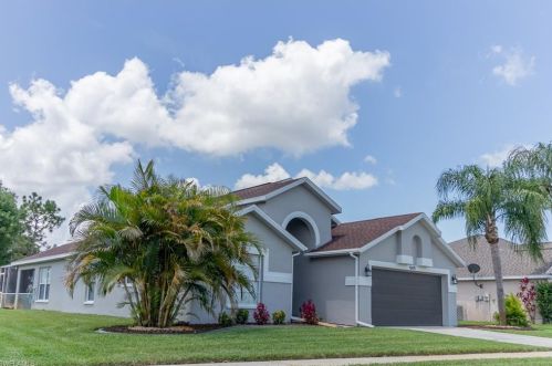 4605 Varsity Cir, Lehigh Acres, FL 33971-2064