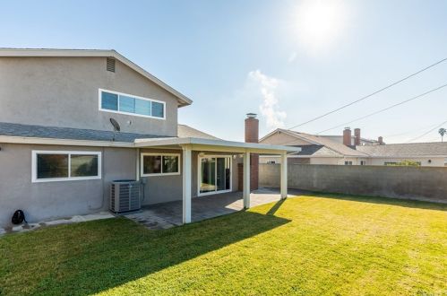 20127 Gunlock Ave, Long Beach CA  90746-2920 exterior