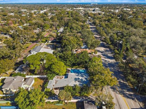 851 38th Ave, Saint Petersburg, FL 33704-1133