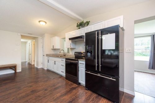 9741 Fowler Ave, Thonotosassa FL  33592-3415 exterior