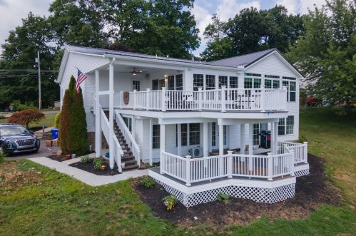 601 Slippery Rock Rd, Slippery Rock, PA 16057-2931