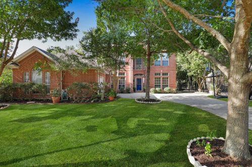 3209 River Bend Dr, Hurst, TX 76054-1900