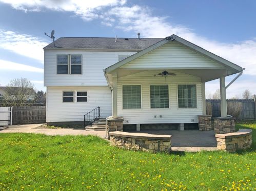295 Monarch Dr, Pataskala, OH 43062-8922