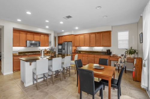 27270 Dayton Ln, Temecula CA  92591-4455 exterior