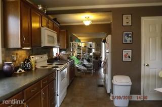 2612 47th Ter, Shawnee Mission KS  66205-1821 exterior