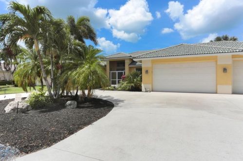 28416 Del Lago Way, Bonita Springs, FL 34135-2806