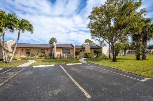 237 Lake Meryl Dr, West Palm Beach, FL 33411-3393