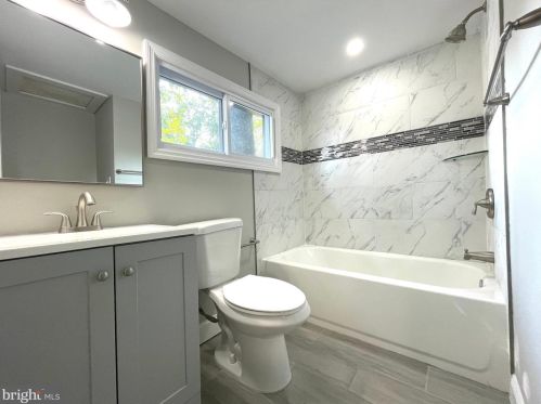 818 Philadelphia Ave, West Deptford NJ  08063-1335 exterior