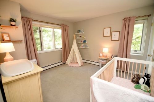 1210 Eagle Bay Dr, Crotonville NY  10562-2355 exterior