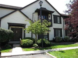 4523 Bancroft St, Toledo, OH 43615-3974