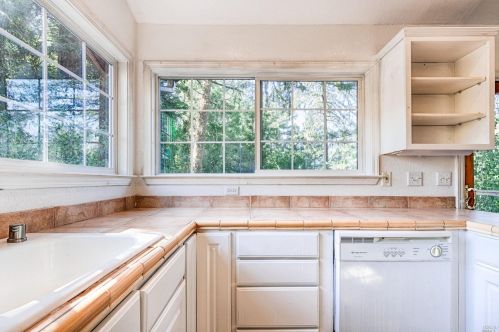 3932 Harrison Grade Rd, Sebastopol CA  95472-9359 exterior