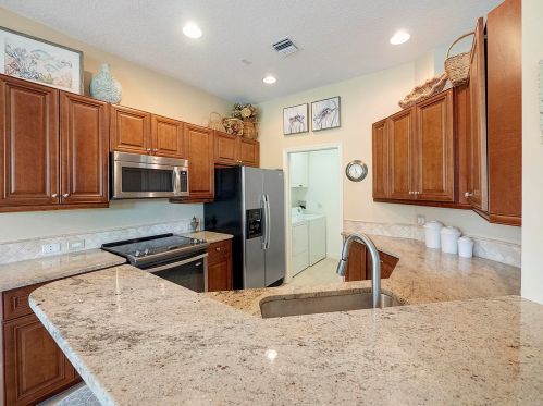 507 Resort Ln, West Palm Beach, FL 33418-7043