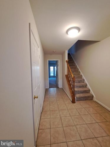 303 Dundee Dr, Fredericksburg VA  22405-8727 exterior